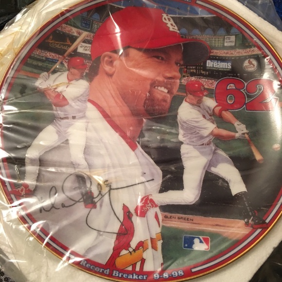 Mark McGwire Collector’s Plate - Picture 1 of 3